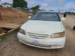 Honda Accord 2001 White