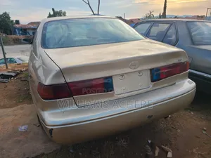 Toyota Camry 2002 Gold