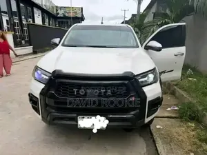 Toyota Hilux 2020 White