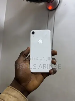 Apple iPhone XR 64 GB Silver
