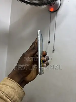 Apple iPhone XR 64 GB Silver