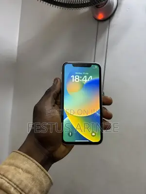 Apple iPhone XR 64 GB Silver