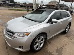 Toyota Venza V6 AWD 2011 Silver