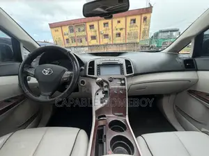Toyota Venza V6 AWD 2011 Silver