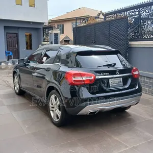 Mercedes-Benz GLA 250 2016 Black