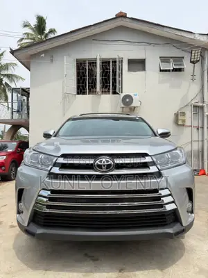 Toyota Highlander XLE 4x2 V6 (3.5L 6cyl 8A) 2018 Silver