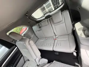 Toyota Highlander XLE 4x2 V6 (3.5L 6cyl 8A) 2018 Silver