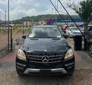 Mercedes-Benz M Class ML350 4dr SUV (3.5L 6cyl 7A) 2014 Black