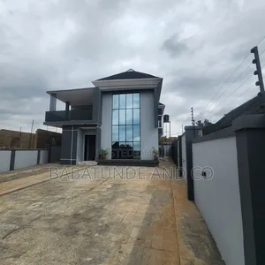 4bdrm Duplex in Akobo for sale