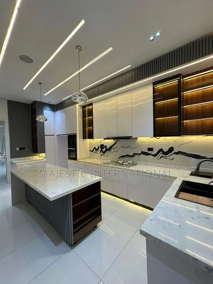 Luxurious Kitchen Cabinets