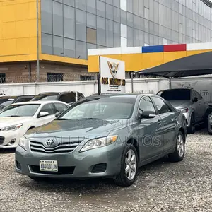 Toyota Camry 2010 Green