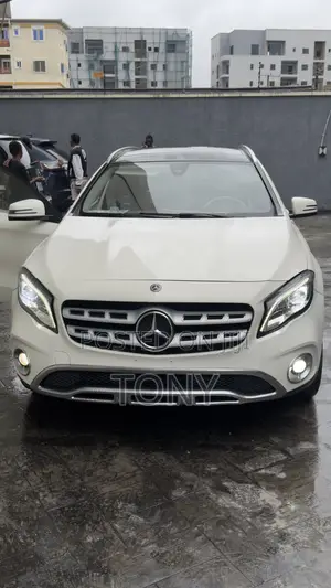Mercedes-Benz GLA 250 2016 White