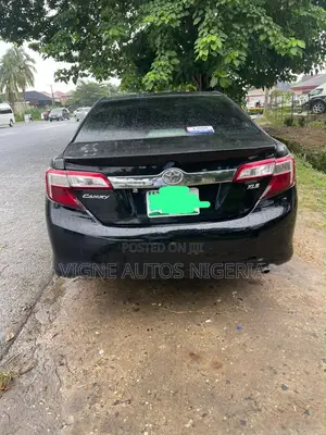 Toyota Camry XLE 4dr Sedan (2.5L 4cyl 6A) 2013 Black
