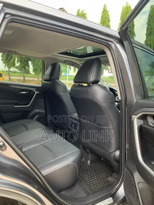 Toyota RAV4 XLE 2022 Gray