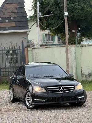Mercedes-Benz C300 2012 Black