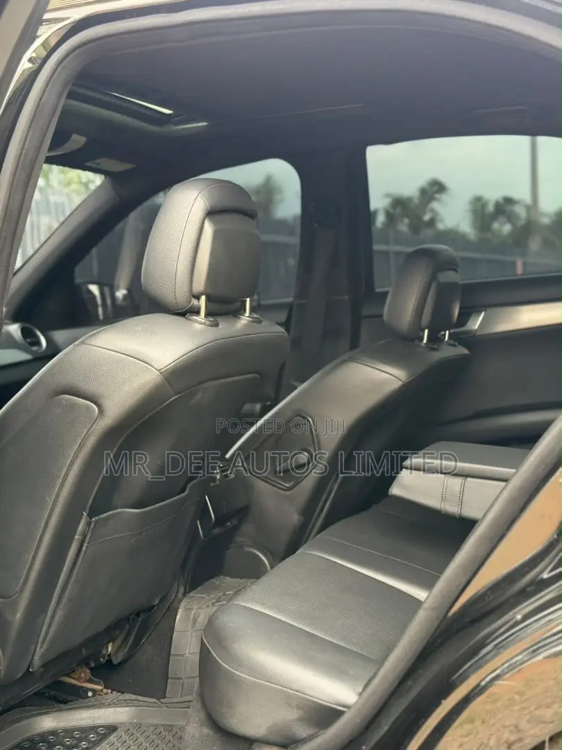 Mercedes-Benz C300 2012 Black