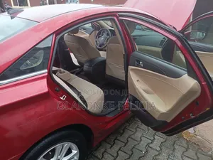 Hyundai Sonata SE Sedan FWD (2.4L 4cyl 6A) 2013 Burgundy