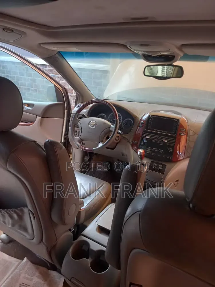 Toyota Sienna XLE 2005 Silver
