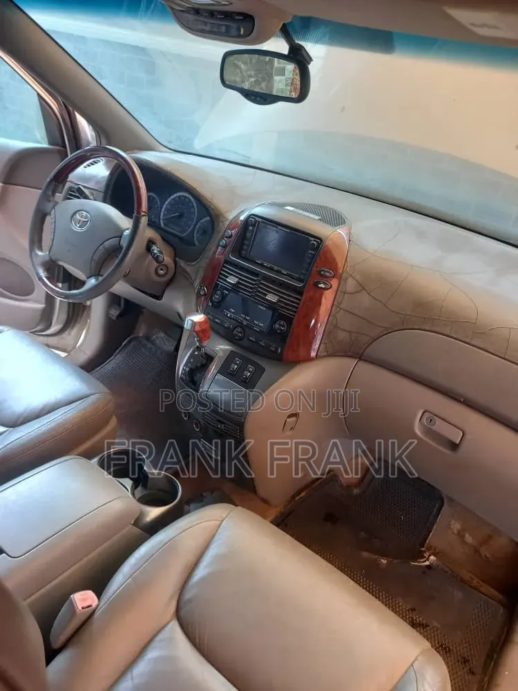 Toyota Sienna XLE 2005 Silver