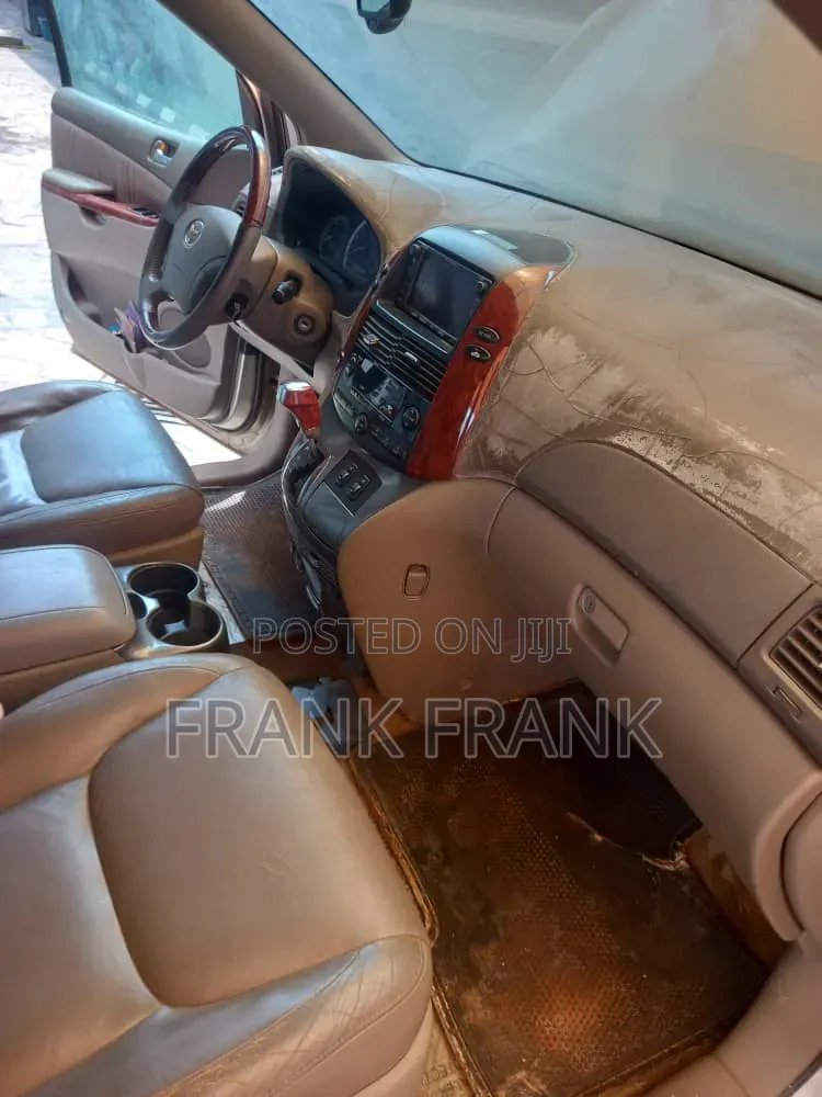 Toyota Sienna XLE 2005 Silver