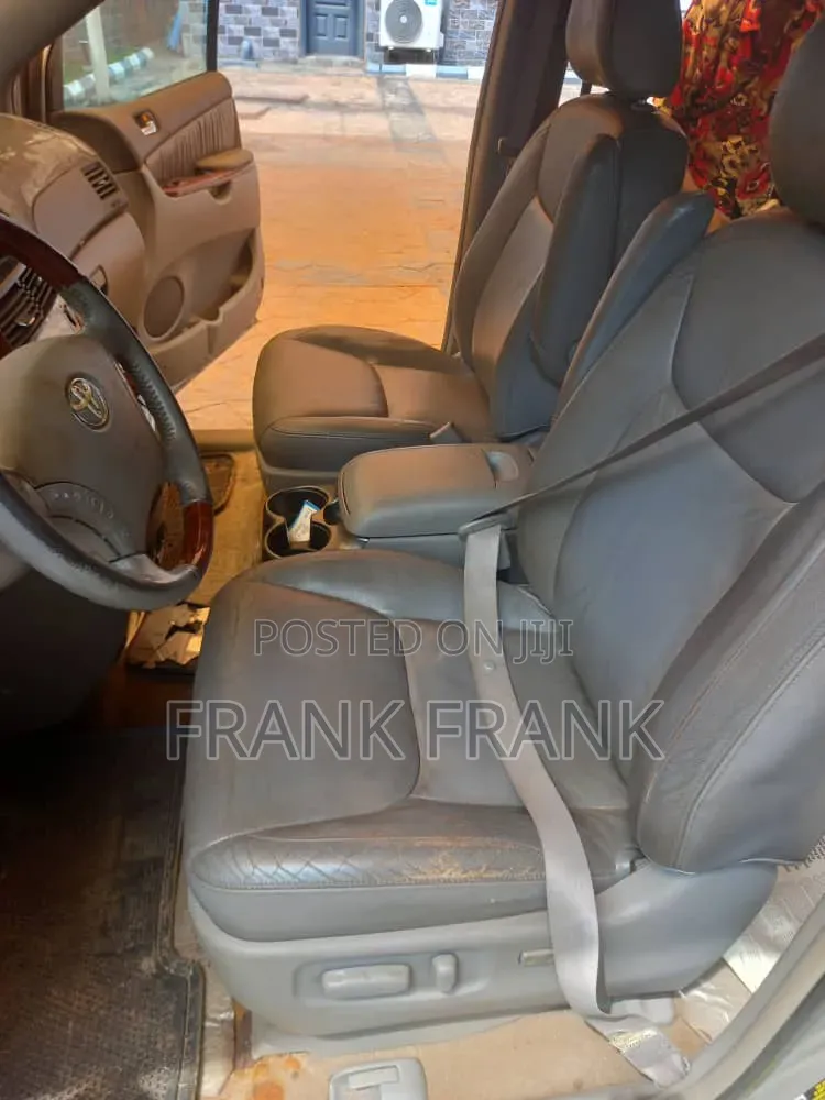 Toyota Sienna XLE 2005 Silver