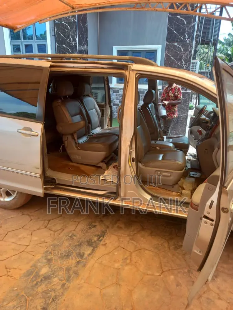 Toyota Sienna XLE 2005 Silver