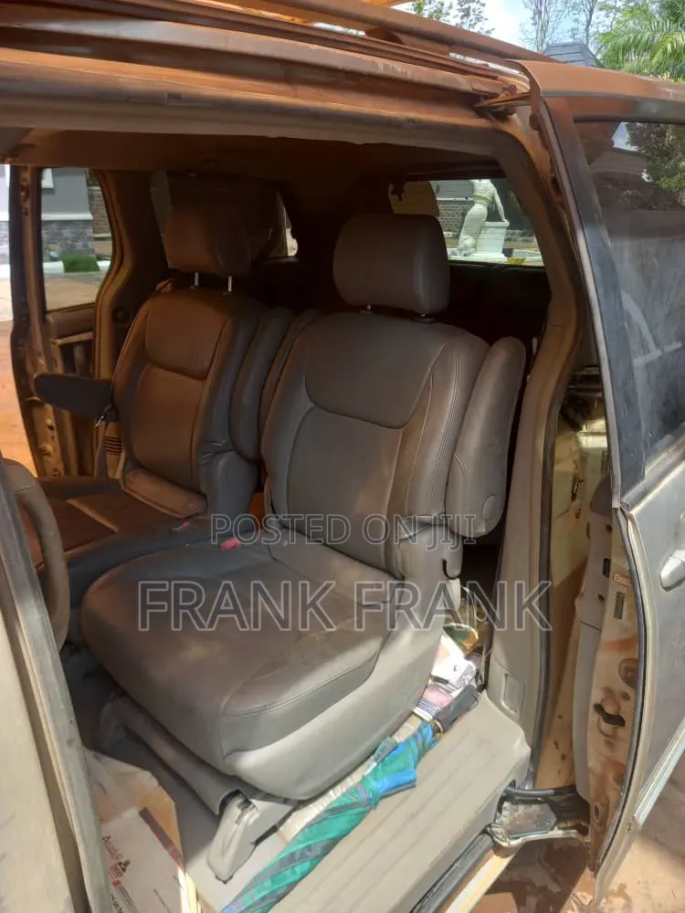 Toyota Sienna XLE 2005 Silver