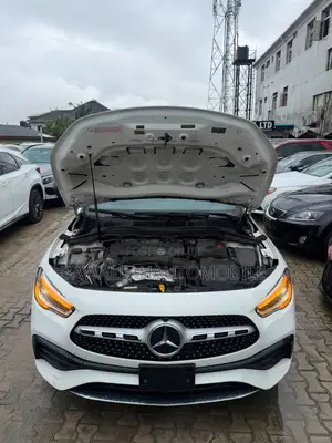 Mercedes-Benz GLA 250 2021 White