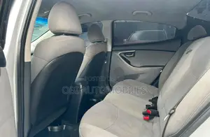 Hyundai Elantra 2012 Silver