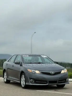 Toyota Camry SE 4dr Sedan (2.5L 4cyl 6A) 2013 Gray