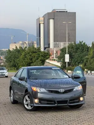 Toyota Camry SE 4dr Sedan (2.5L 4cyl 6A) 2012 Gray