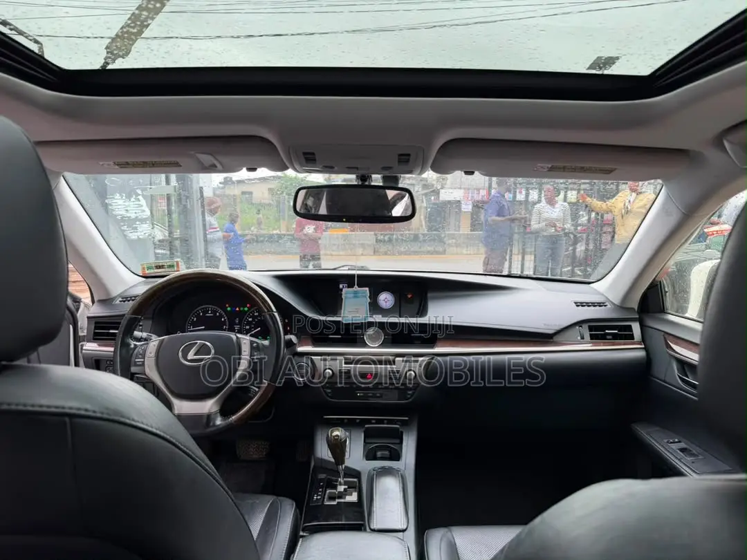 Lexus ES 2013 White