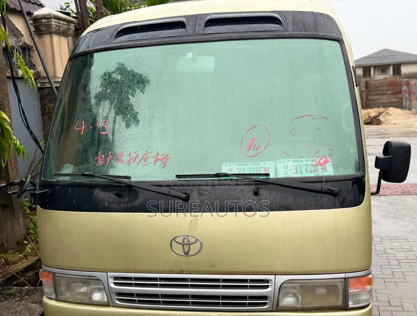 Toyota Coaster 2013 Gold
