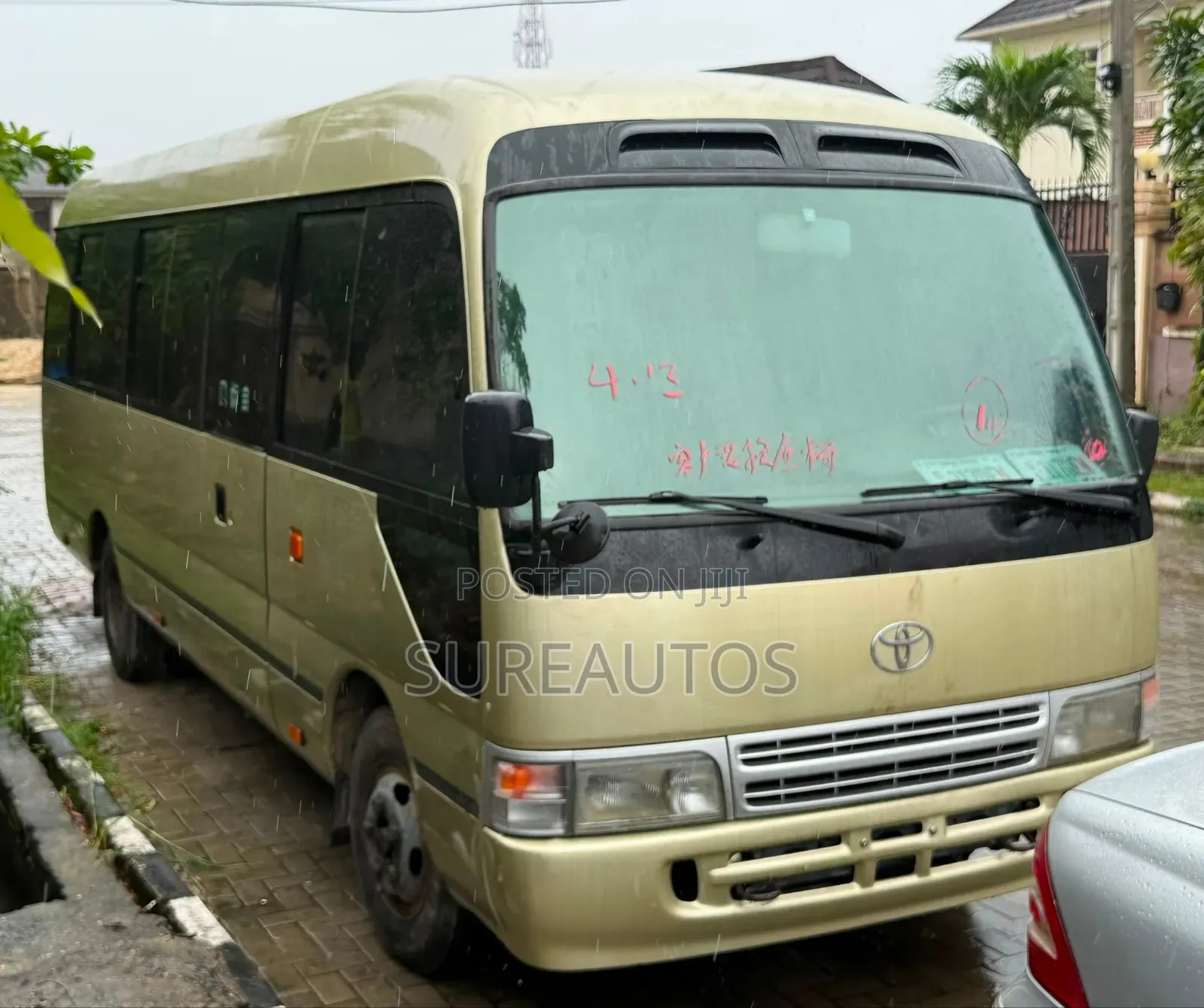 Toyota Coaster 2013 Gold