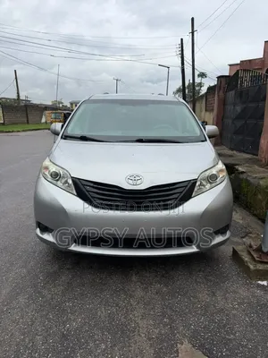 Toyota Sienna LE 7 Passenger 2012 Silver