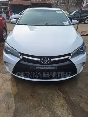 Toyota Camry 2017 White