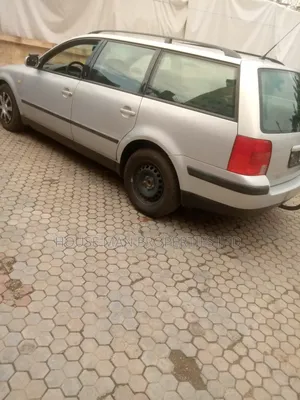 Volkswagen Passat 2001 Gray