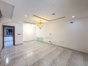 4bdrm Duplex in Chevron for rent