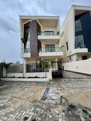 5bdrm House in Lekki Expressway for sale