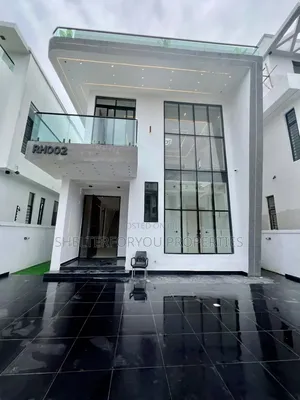 5bdrm House in Chevron for sale