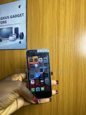 Apple iPhone SE 32 GB
