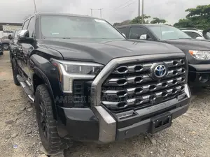 Toyota Tundra Platinum 2022 Black