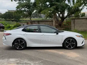 Toyota Camry 2018 White