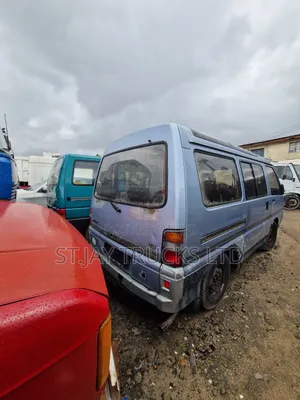 Mitsubishi L300 2005 Blue