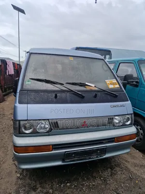 Mitsubishi L300 2005 Blue
