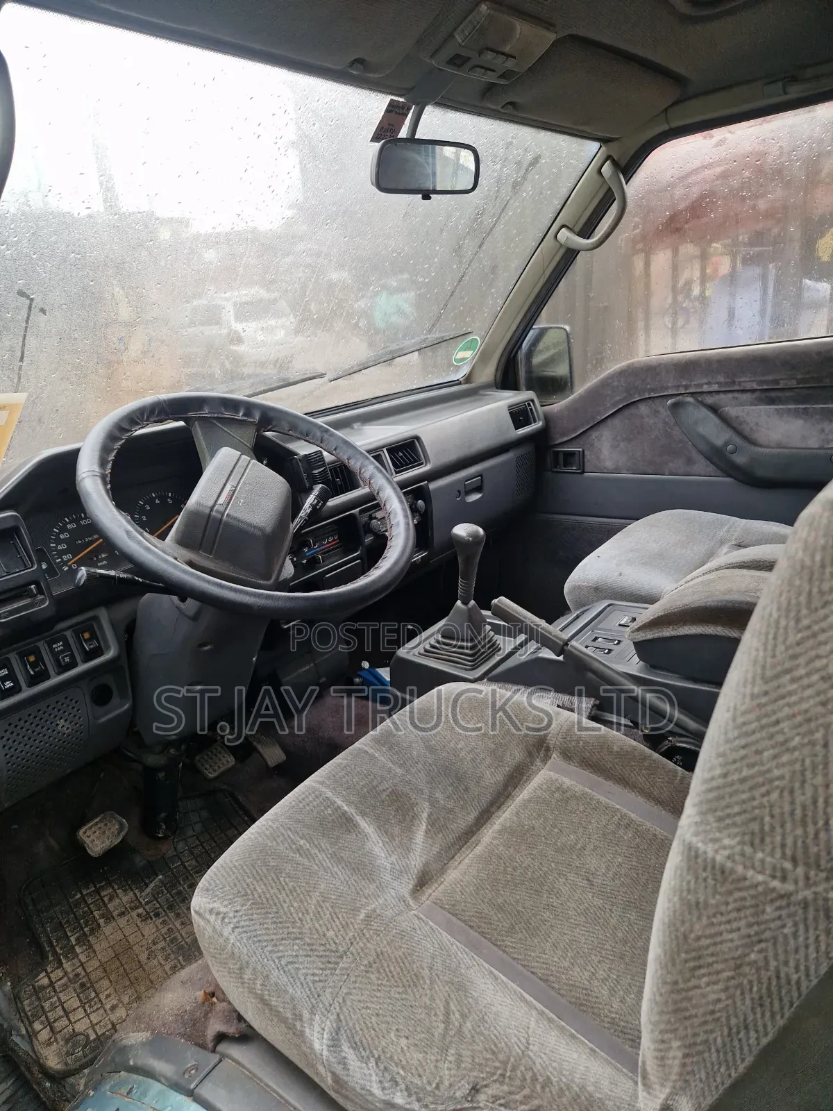 Mitsubishi L300 2005 Blue