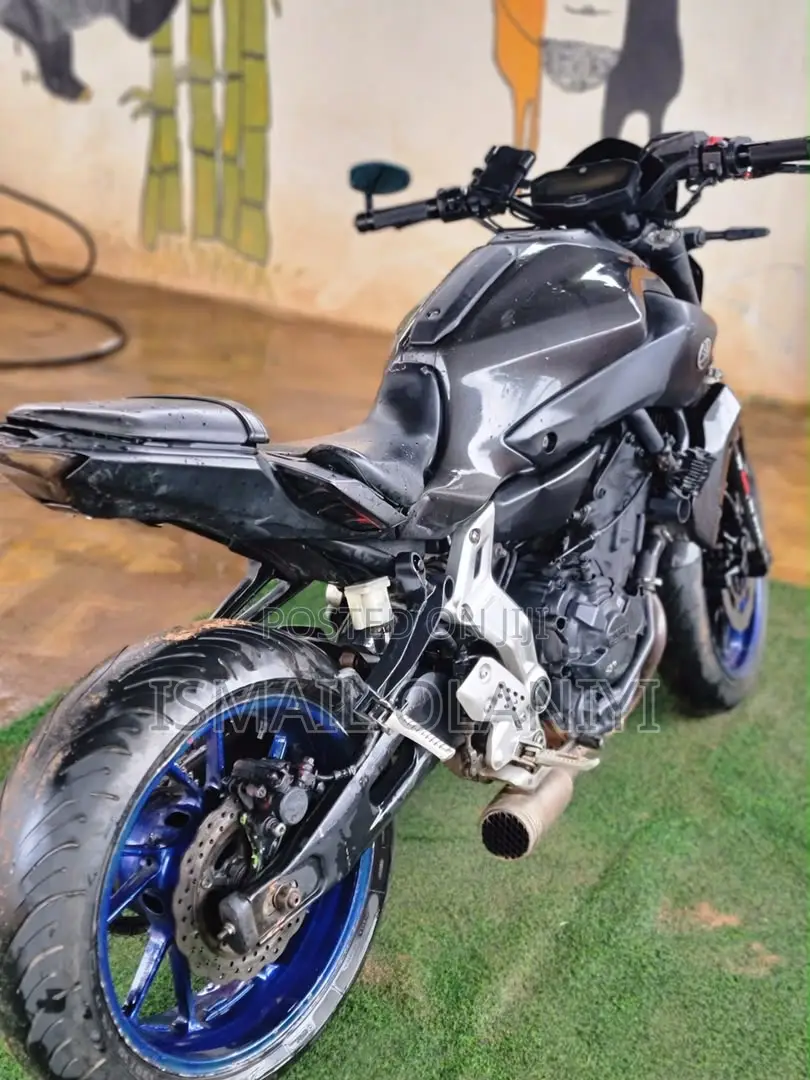 Yamaha 2016 Black