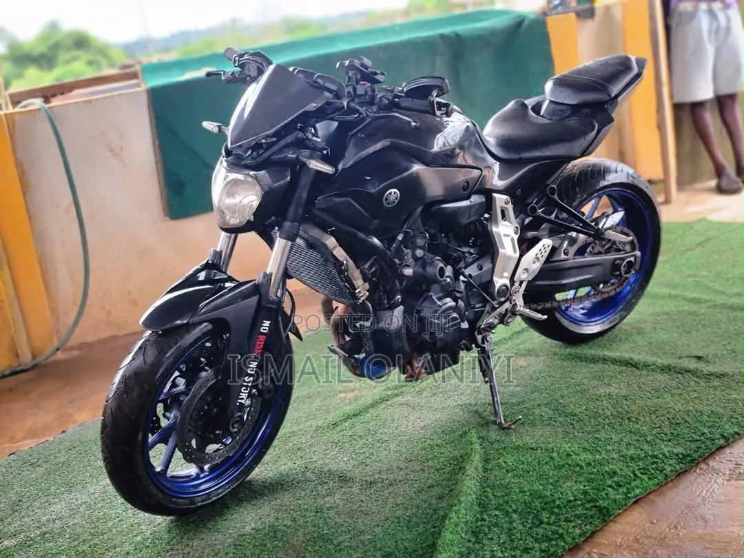 Yamaha 2016 Black