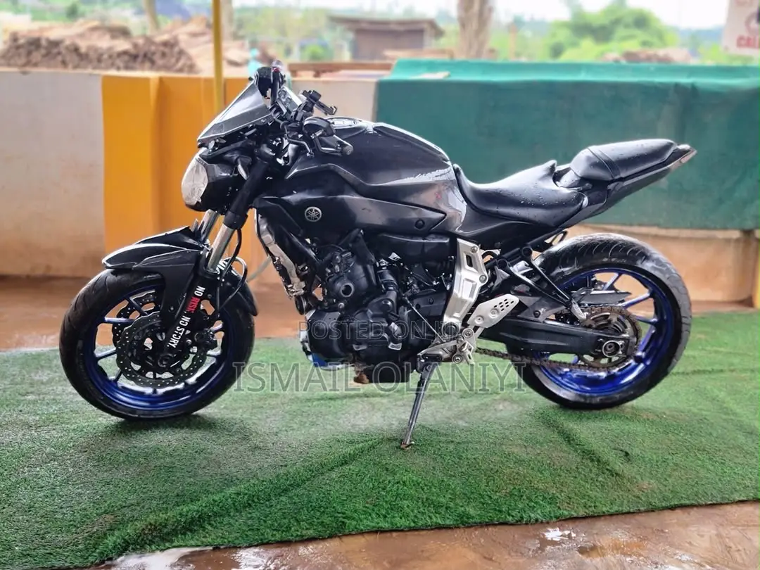 Yamaha 2016 Black