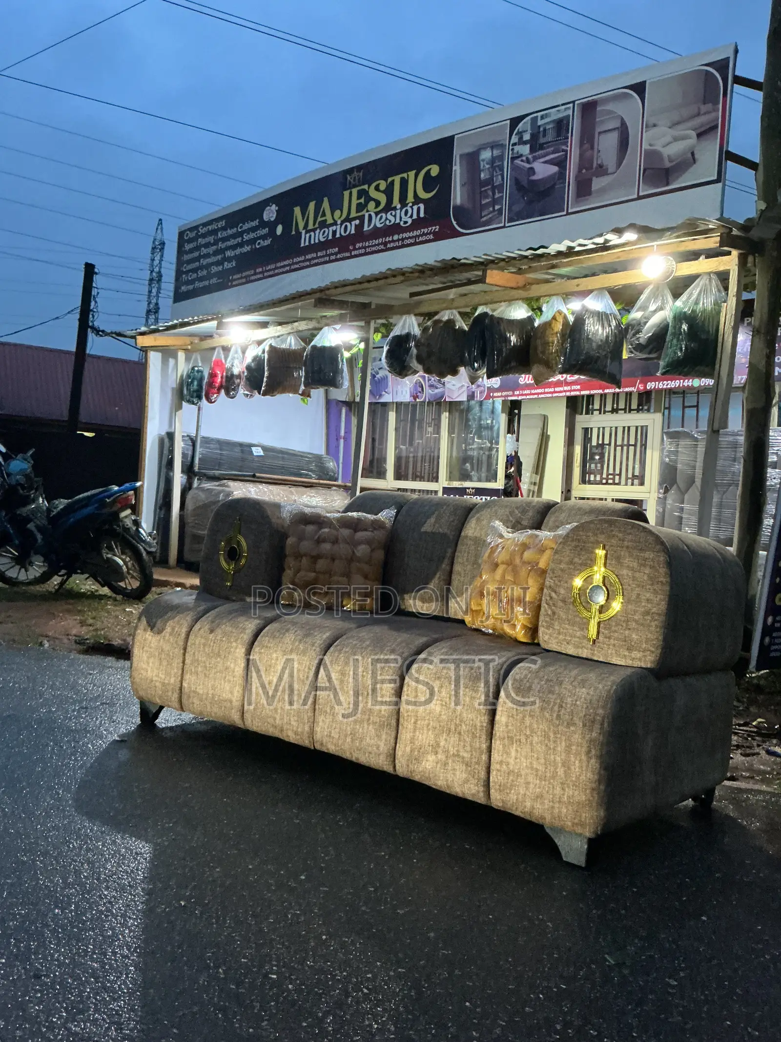 Modern Set of Sofa